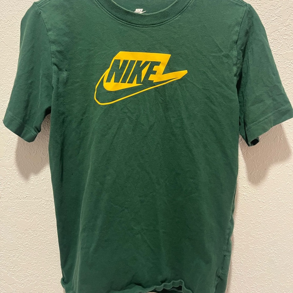 Nike Men's Green Logo T-Shirt